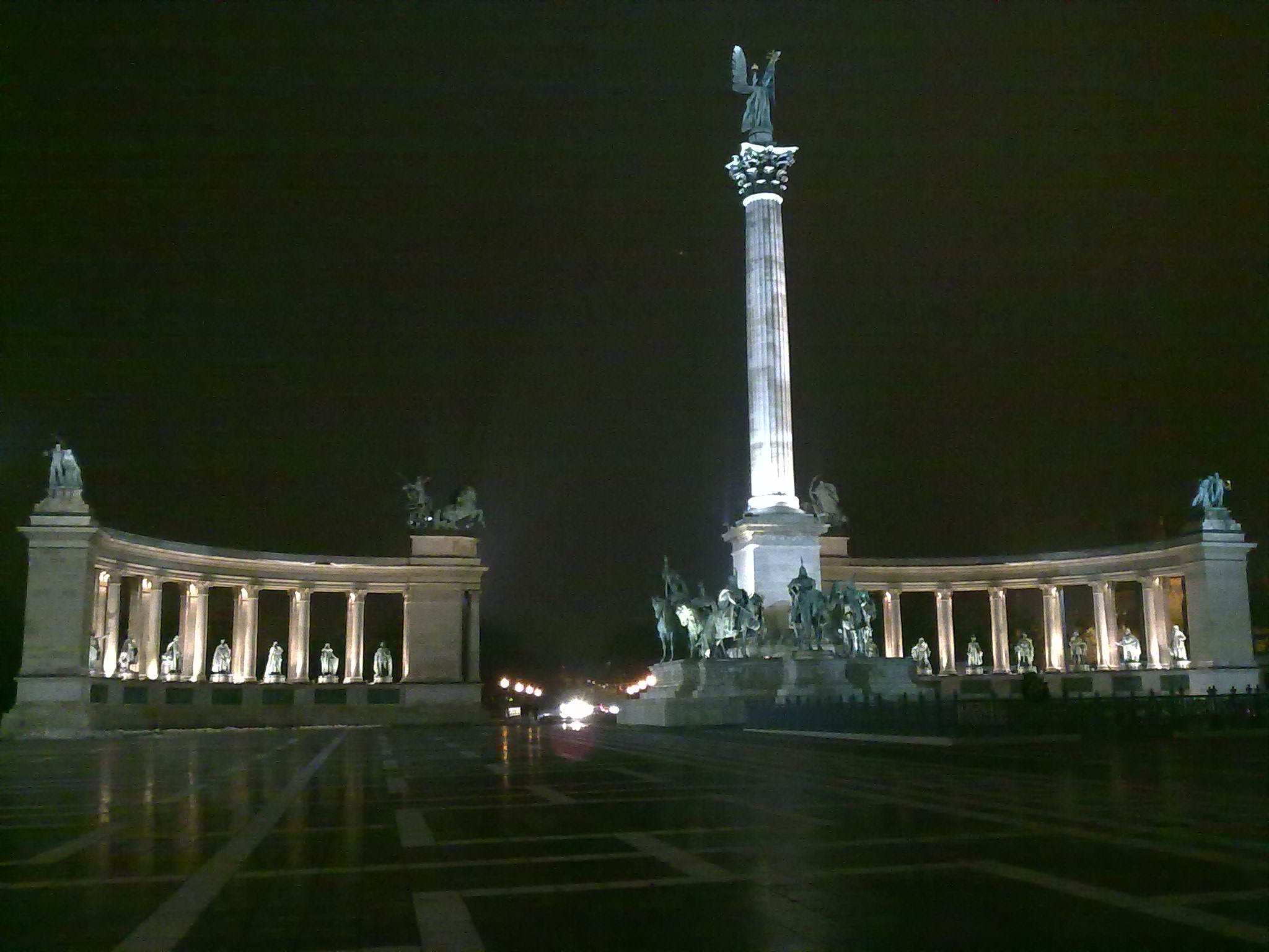 Budapest hero square at night